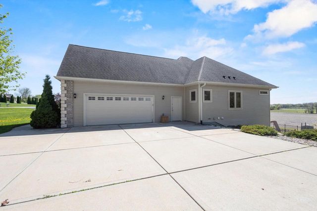 N1657 Carlin Road, Fort Atkinson, WI 53538