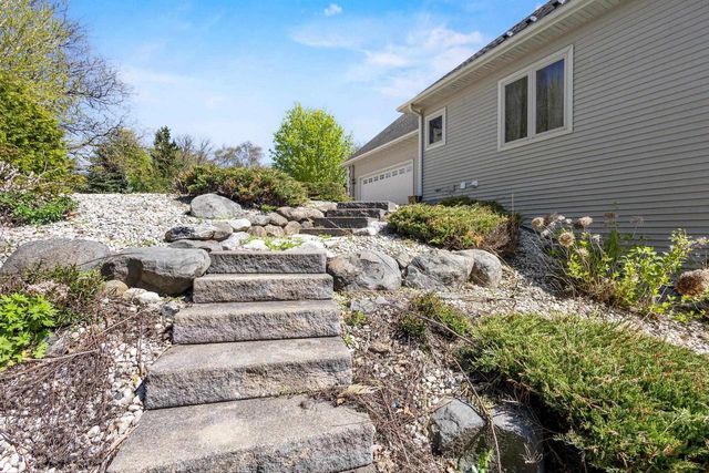 N1657 Carlin Road, Fort Atkinson, WI 53538