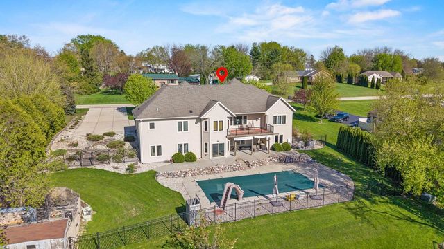N1657 Carlin Road, Fort Atkinson, WI 53538