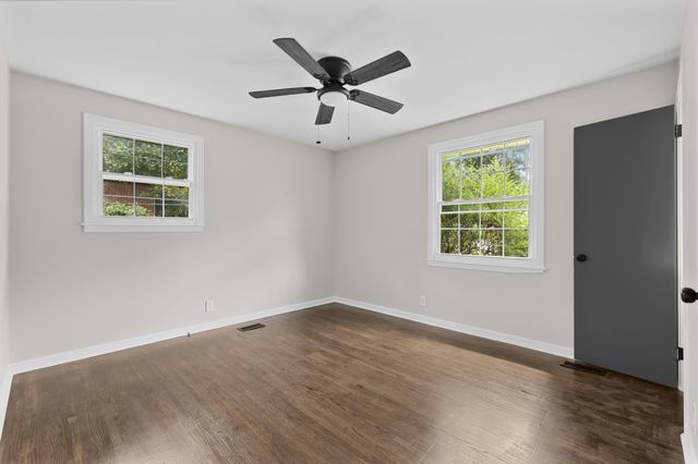 1347 Gibson Dr, Clarksville, TN 37043