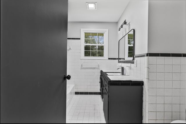 1347 Gibson Dr, Clarksville, TN 37043