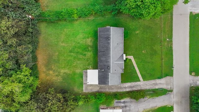 1347 Gibson Dr, Clarksville, TN 37043