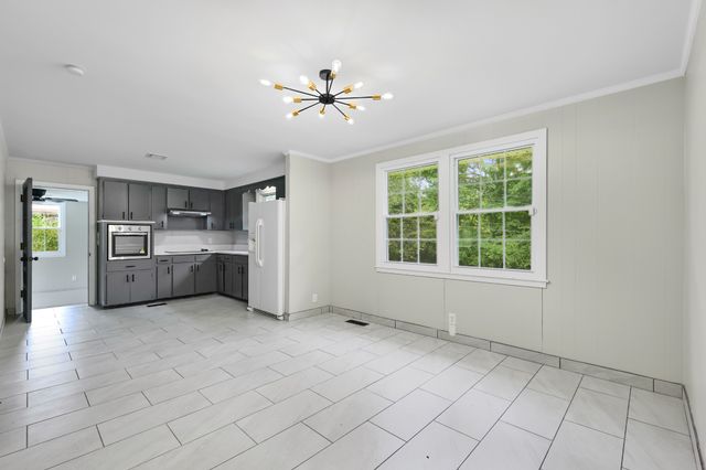 1347 Gibson Dr, Clarksville, TN 37043