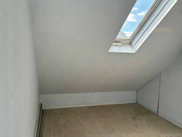 21 Wellington Place, Amityville, NY 11701