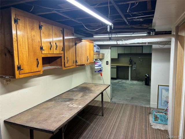 21 Wellington Place, Amityville, NY 11701