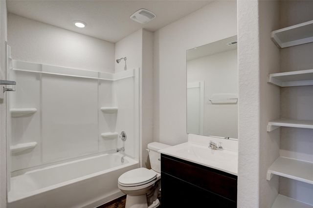 121 Roanwood DR, San Marcos, TX 78666