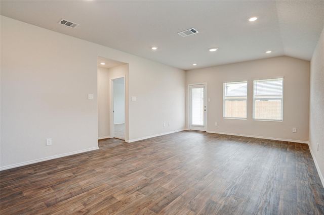 121 Roanwood DR, San Marcos, TX 78666