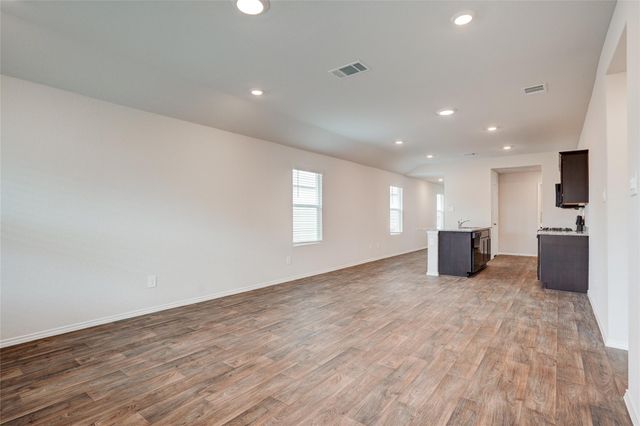 121 Roanwood DR, San Marcos, TX 78666