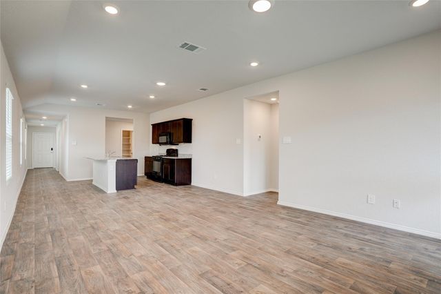 121 Roanwood DR, San Marcos, TX 78666