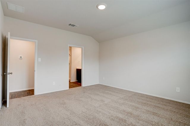 121 Roanwood DR, San Marcos, TX 78666