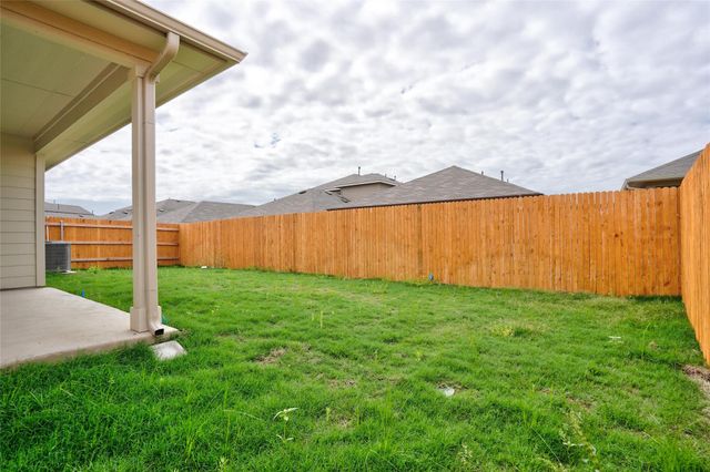 121 Roanwood DR, San Marcos, TX 78666