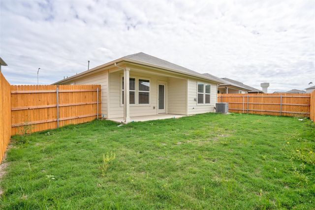 121 Roanwood DR, San Marcos, TX 78666