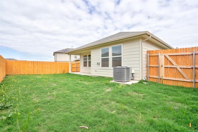 121 Roanwood DR, San Marcos, TX 78666