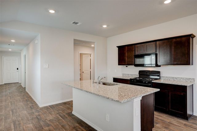 121 Roanwood DR, San Marcos, TX 78666