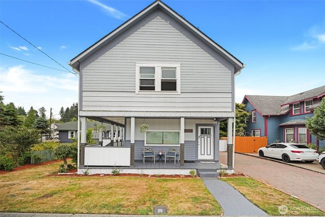 1224 4th St, Cosmopolis, WA 98537
