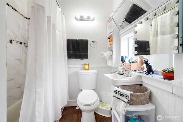 1224 4th St, Cosmopolis, WA 98537