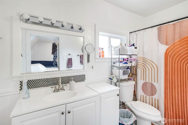 1224 4th St, Cosmopolis, WA 98537