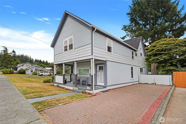 1224 4th St, Cosmopolis, WA 98537