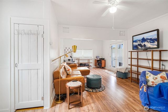 1224 4th St, Cosmopolis, WA 98537