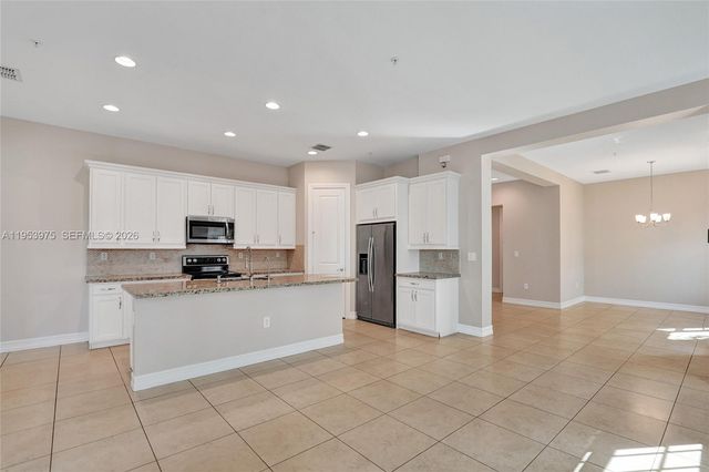 11353 SW 13th St, Pembroke Pines, FL 33025