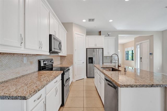 11353 SW 13th St, Pembroke Pines, FL 33025