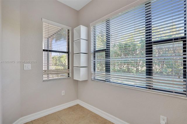 11353 SW 13th St, Pembroke Pines, FL 33025