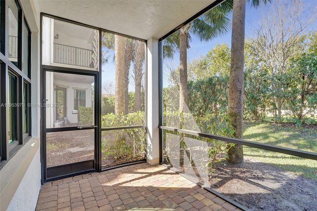 11353 SW 13th St, Pembroke Pines, FL 33025