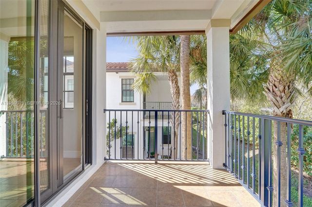 11353 SW 13th St, Pembroke Pines, FL 33025