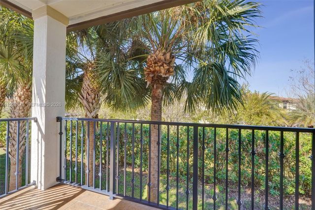 11353 SW 13th St, Pembroke Pines, FL 33025