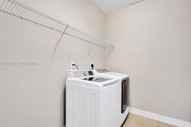 11353 SW 13th St, Pembroke Pines, FL 33025