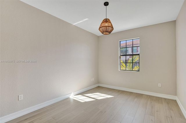 11353 SW 13th St, Pembroke Pines, FL 33025