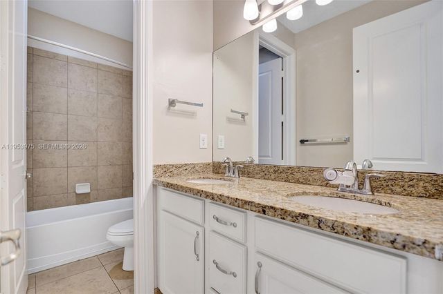 11353 SW 13th St, Pembroke Pines, FL 33025