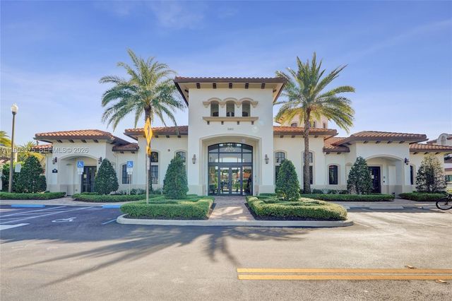 11353 SW 13th St, Pembroke Pines, FL 33025