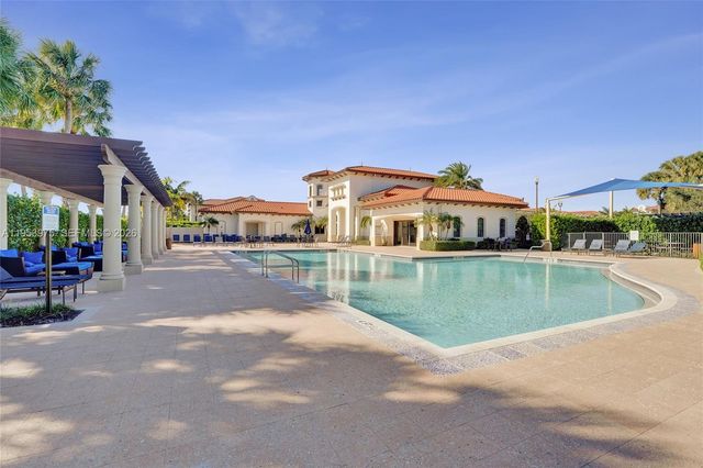 11353 SW 13th St, Pembroke Pines, FL 33025