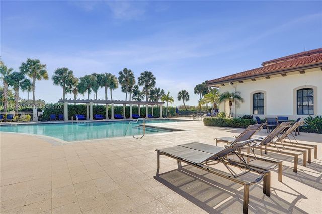 11353 SW 13th St, Pembroke Pines, FL 33025