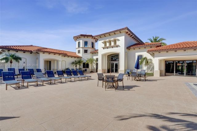 11353 SW 13th St, Pembroke Pines, FL 33025