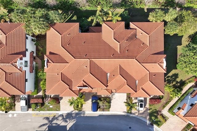 11353 SW 13th St, Pembroke Pines, FL 33025