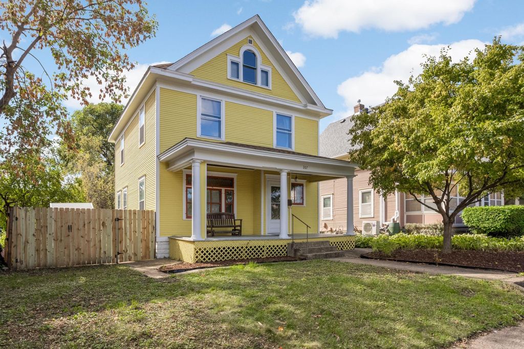 207 W 34th Street, Minneapolis, MN 55408 — exterior