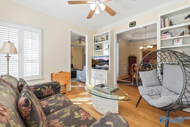 154 Valley Way Circle SE, Huntsville, AL 35802