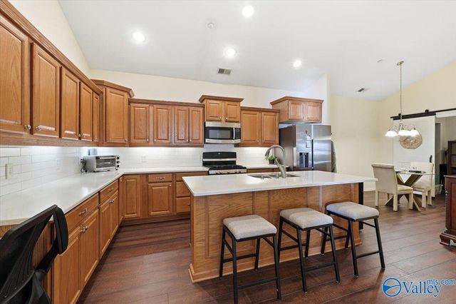 154 Valley Way Circle SE, Huntsville, AL 35802