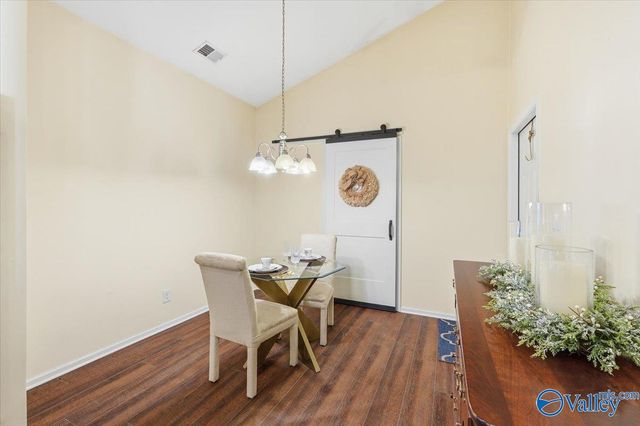 154 Valley Way Circle SE, Huntsville, AL 35802