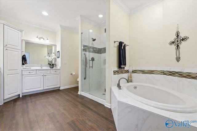 154 Valley Way Circle SE, Huntsville, AL 35802