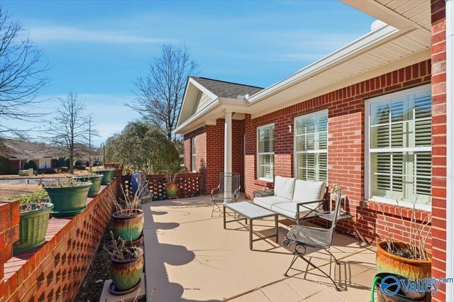 154 Valley Way Circle SE, Huntsville, AL 35802