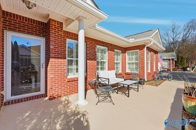 154 Valley Way Circle SE, Huntsville, AL 35802