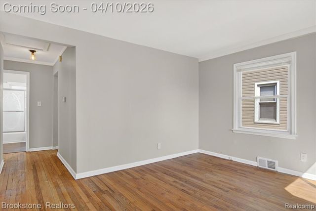 22447 Sharrow Avenue, Warren, MI 48089