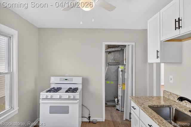 22447 Sharrow Avenue, Warren, MI 48089