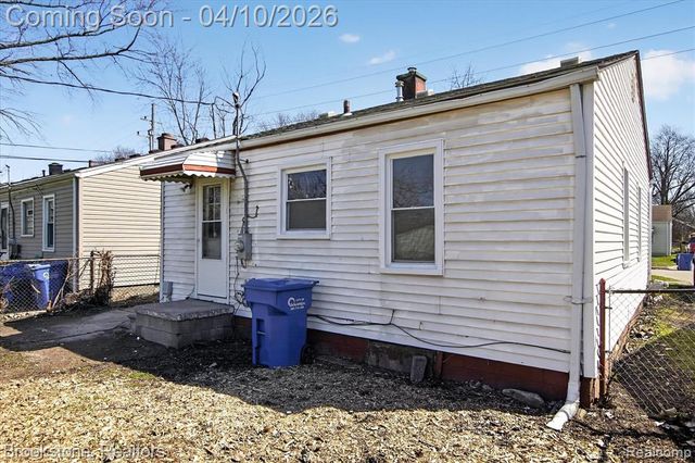 22447 Sharrow Avenue, Warren, MI 48089