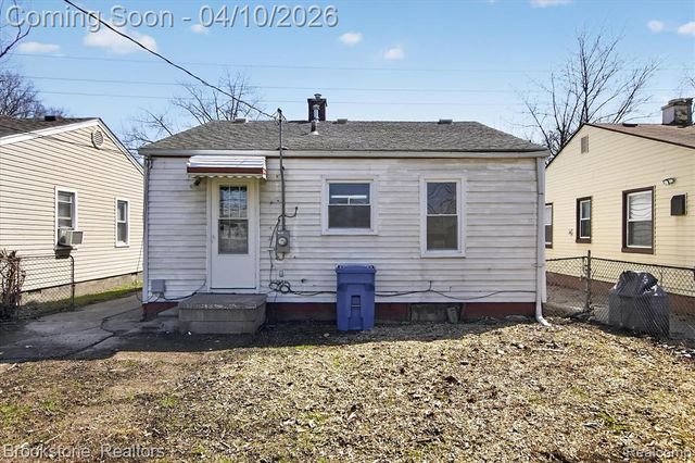 22447 Sharrow Avenue, Warren, MI 48089