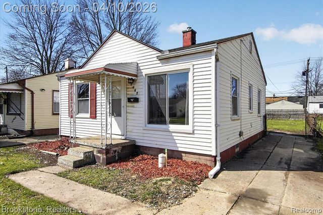 22447 Sharrow Avenue, Warren, MI 48089