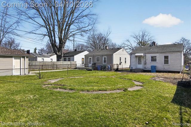 22447 Sharrow Avenue, Warren, MI 48089